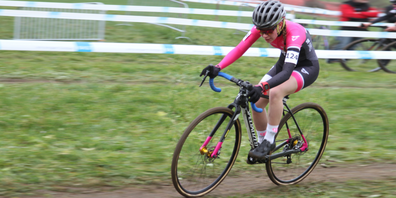 Tina Züger zum ersten Mal im Trikot von ihrem neuen Team Swiss MTB Pro Team powered by Stoll.