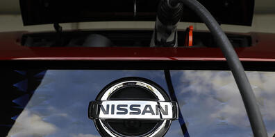 ARCHIV - Der japanische Renault-Partner Nissan will die Elektrifizierung seiner Autoflotte mit Milliarden-Investitionen vorantreiben. Foto: Clara Margais/dpa