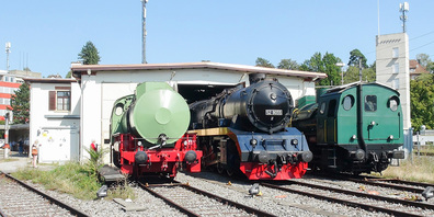 Gleich hinter dem Bahnhof in Schaffhausen verbirgt sich das kürzlich restaurierte Lokdepot der Dampflokomotiv- und Maschinenfabrik (DLM).
