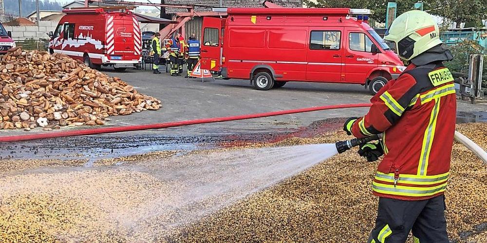 25 Tonnen Futtermais mussten aus der Trocknungsanlage gesaugt werden.