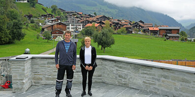 Hans Valär-Pollett und Anita Kasper-Niggli freuen sich auf die Eröffnung des neuen Kraftorts in Jenaz. 