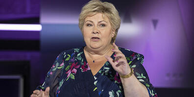 ARCHIV - Die norwegische Ministerpräsidentin Erna Solberg spricht während einer Debatte. Foto: Marit Hommedal/NTB via AP/dpa