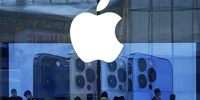 Apple muss die Produktion von iPhones einschränken - es fehlen Computerchips, die für die Herstellung der Handys benötigt werden. (Archivbild)