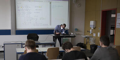 Die kaufmännischen Grundbildungen und Grundbildungen des Detailhandels werden reformiert. Der Regierungsrat hat über 3 Millionen Franken bewilligt. (Symbolbild)