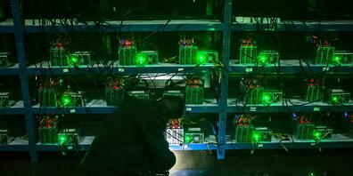 Die chinesischen Behörden haben das rechen- und energieintensive Bitcoin-Schürfen aus ihrem Land vertrieben . (Archivbild)