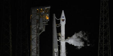 Dieses von der NASA zur Verfügung gestellte Foto zeigt eine Atlas-V-Rakete der United Launch Alliance mit der Raumsonde Lucy an Bord auf dem Space Launch Complex 41 auf dem Weltraumbahnhof Cape Canaveral in Florida.revolutionieren. Foto: Bill Inga...