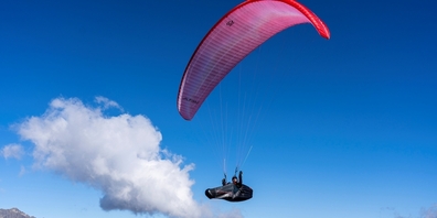 Ein 35-jähriger Gleitschirmpilot ist auf der Rigi schwer verunglückt. (Symbolbild) 