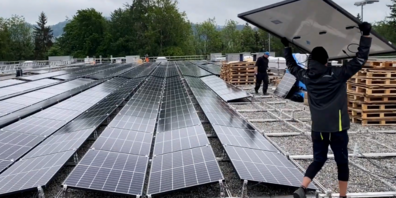 Gebaut wurde die Anlage auf dem Dach der Eishalle Lerchenfeld.