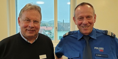 Die Polizei, dein Freund und Helfer. Moderator Roland P. Poschung (l) begrüsst Dr. iur. Bruno Zanga, Kommandant der Kantonspolizei St. Gallen, in der 24. Auflage von «Persönlich im Hof zu Wil».