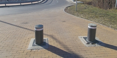 Das Planverfahren für den absenkbaren Poller dauert vom 18. Oktober bis 16. November 2021. (Symbolbild)