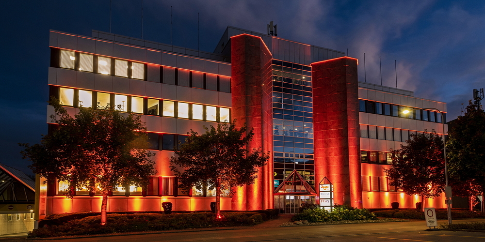 Vier Nächte lang wird das Gebäude orange beleuchtet sein.