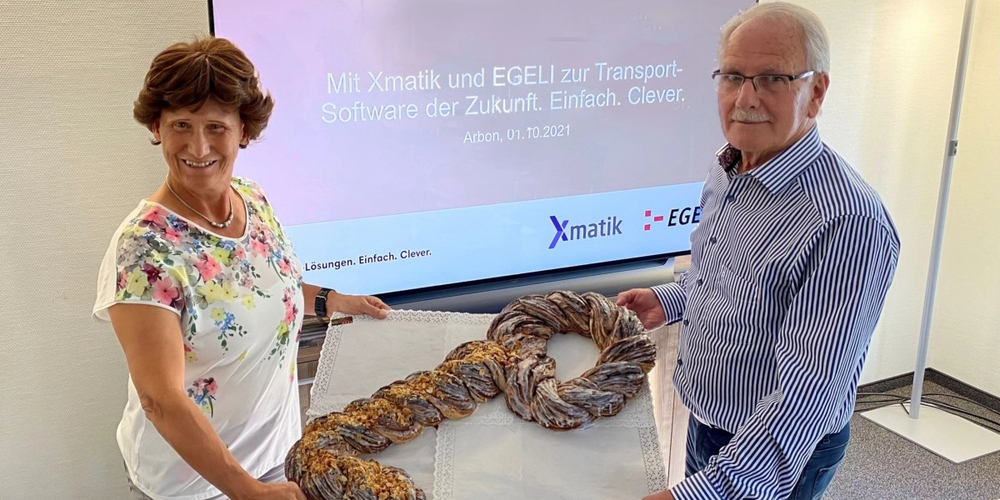 Symbolische Schlüsselübergabe am 1. Oktober in Arbon: Alfons Hollenstein übergibt an Eliane Egeli.