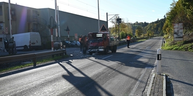 Beim Unfall zwischen den zwei Lieferwagen entstand Sachschaden von mehreren zehntausend Franken.