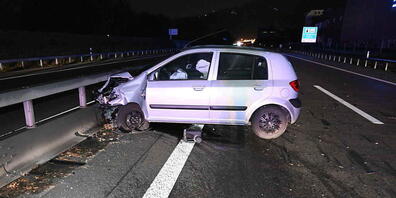Ein 26-jähriger Autofahrer hat sich auf der Autobahn A1 in Rheineck SG bei einem Selbstunfall verletzt.