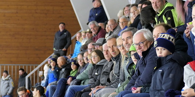 Über 600 (!) Fans füllten am Samstag die Eishalle Aegeten (Archivbild)