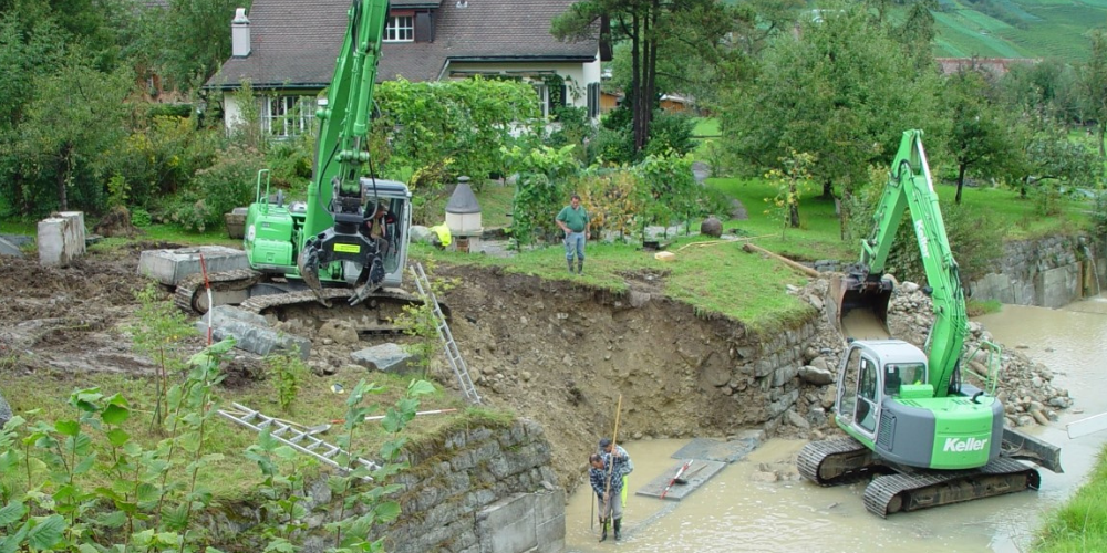 Ein Hochwasserereignis im Jahr 2002 verursachte in der Gemeinde Thal und der Stadt Rheineck Schäden an Infrastruktur und Gebäuden. Damit künftig keine solchen kostspieligen Schäden mehr entstehen, soll der Freibach und Gstaldenbach ausgebaut werden. 