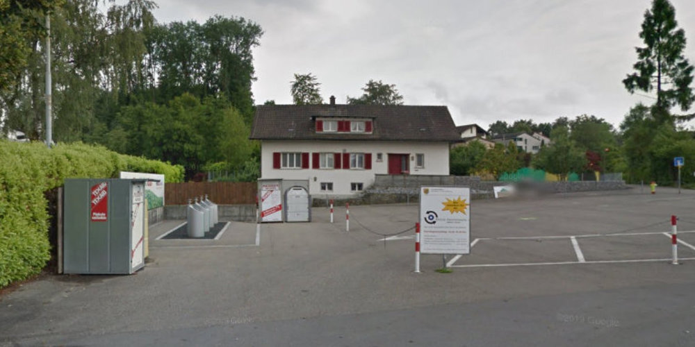Abfallsammelstelle in Bubikon.