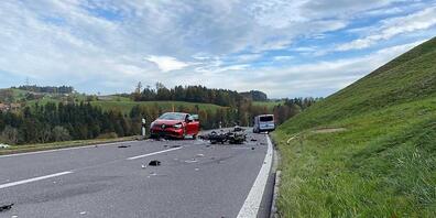 Der Motorradfahrer verstarb noch auf der Unfallstelle.