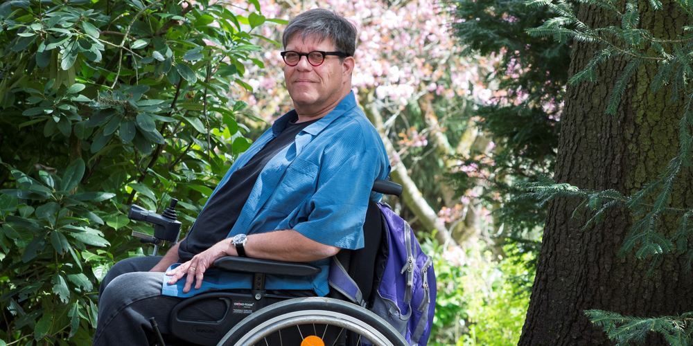 Ein ungeschönter Einblick: Der St.Galler Autor Christoph Keller zeigt in seinem Buch, wie er das Leben als Rollstuhlfahrer erlebt.