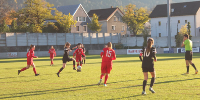 Bei schönstem Fussballwetter siegten die FCU-Frauen verdient bei Chur 97.