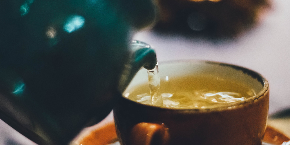 Grüntee in grösseren Mengen kann toxisch sein.