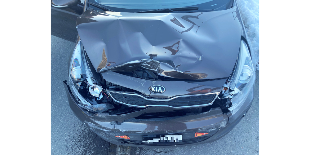 EineFrau wurde bei der Auffahrkollision verletzt. 