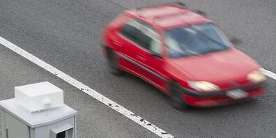 Ein 34-jähriger Deutscher soll auf der A1 im Kanton Thurgau mit einem Tempo von 251 km/h unterwegs gewesen sein. (Symbolbild)
