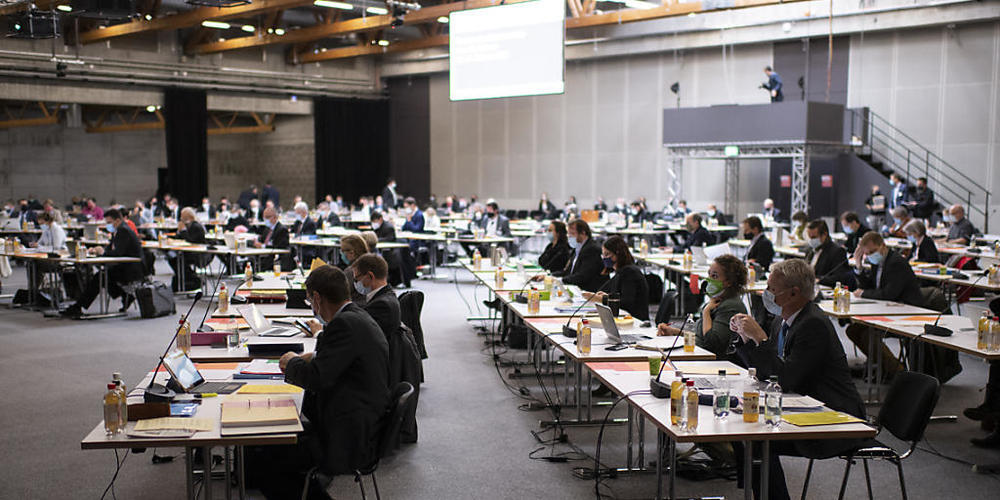 Der St. Galler Kantonsrat wird sich in einer der kommenden Sessionen mit einem kantonalen Verbot von Konversionstherapien befassen. (Archivbild)