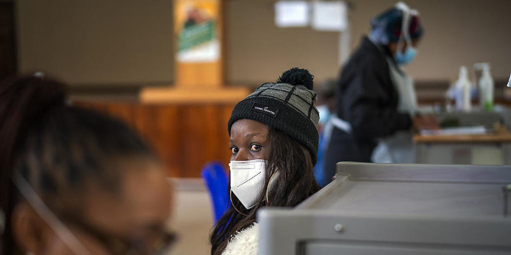 In Südafrika dominiert die Omikron-Variante das Infektionsgeschehen. Foto: Jerome Delay/AP/dpa