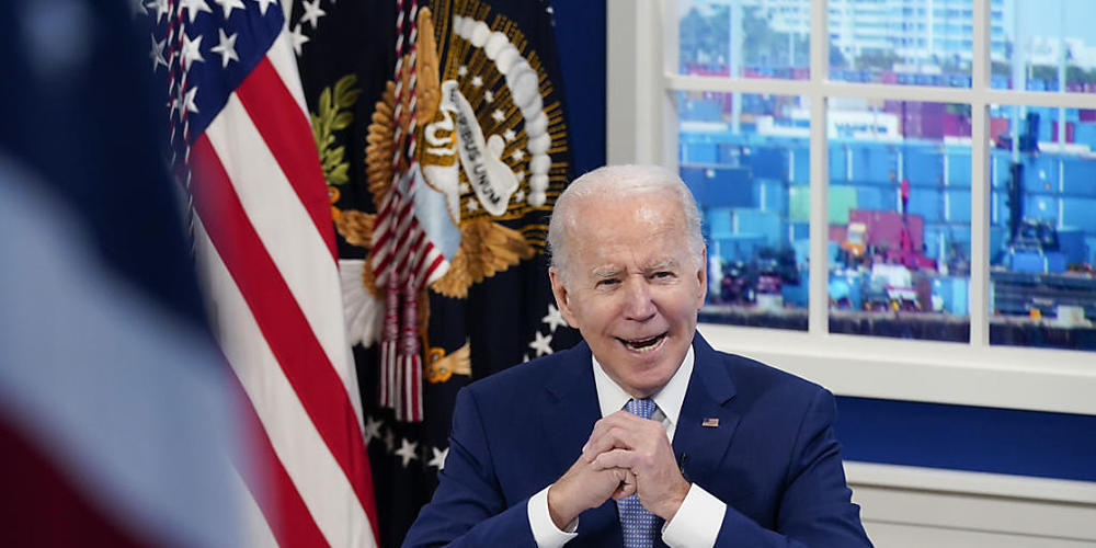 Joe Biden, Präsident der USA, spricht während eines Treffens mit seiner Arbeitsgruppe über Lieferkettenprobleme im South Court Auditorium auf dem Campus des Weißen Hauses. Foto: Patrick Semansky/AP/dpa