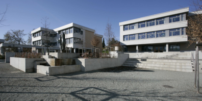 Unter anderem die Neugestaltung des Schulareals ist Teil der Abstimmung.