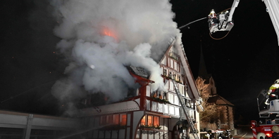 Bei einem Brand in Oberhelfenschwil SG verstarben zwei Personen. 