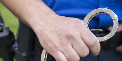 Nach einem Einbruch in Gockhausen hat die Kantonspolizei Zürich vier mutmassliche Täter verhaftet. (Symbolbild)