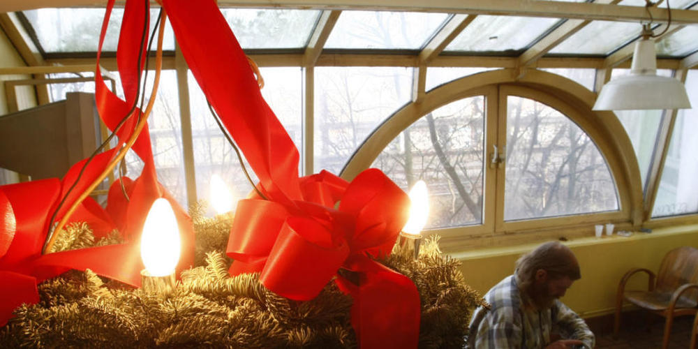 Die Vorarlberger Feuerwehr musste in der Nacht auf Montag in Rankweil  einen brennenden Adventskranz löschen. Die Flammen hatten bereits auf die Einrichtungsgegenstände übergegriffen. (Symbolbild)