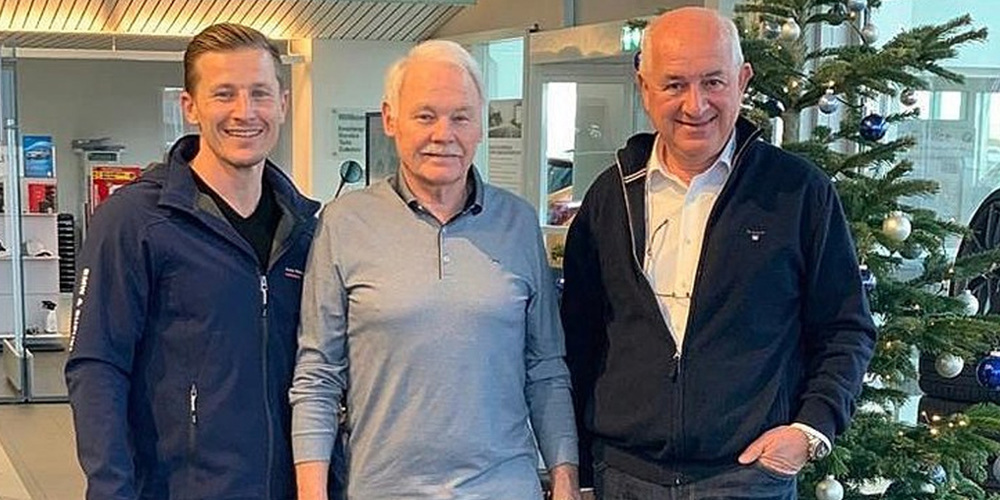 Diese drei Männer stehen für Auto Walser in Wangs: Geschäftsführer Rainer Mader, sein Onkel und Vorgänger Kurt Walser und der langjährige Verkaufsleiter Fausto Becci (von links).