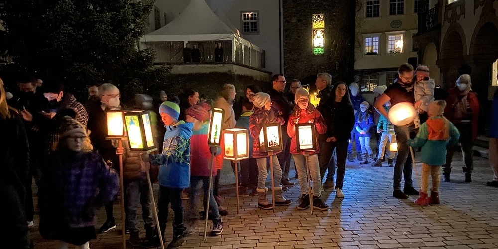 Der Punsch nach dem Umzug war willkommen. (Symbolbild)