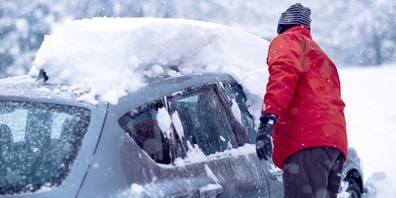 Ein Auto muss eis- und schneefrei sein, damit es als fahrtüchtig gilt. (Symbolbild)
