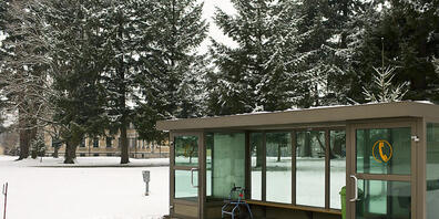 In den Regionalbussen soll der Billettverkauf eingestellt werden. Die SP fürchtet, dass Menschen ohne Smartphone nun vom ÖV ausgeschlossen werden. (Symbolbild)