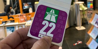 Wer die Autobahnvignette bis nächsten Dienstag nicht gewechselt hat, bei dem wird es teuer.