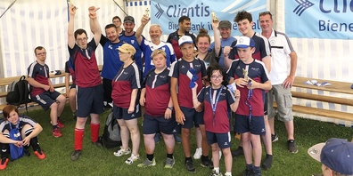 Die Siegerehrung beim letztjährigen PluSport-Fussballturnier auf der Aegeten