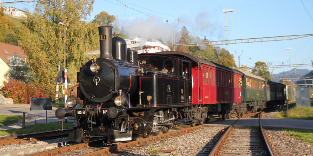 Die Fahrten mit der Dampfbahn finden grossen Anklang.