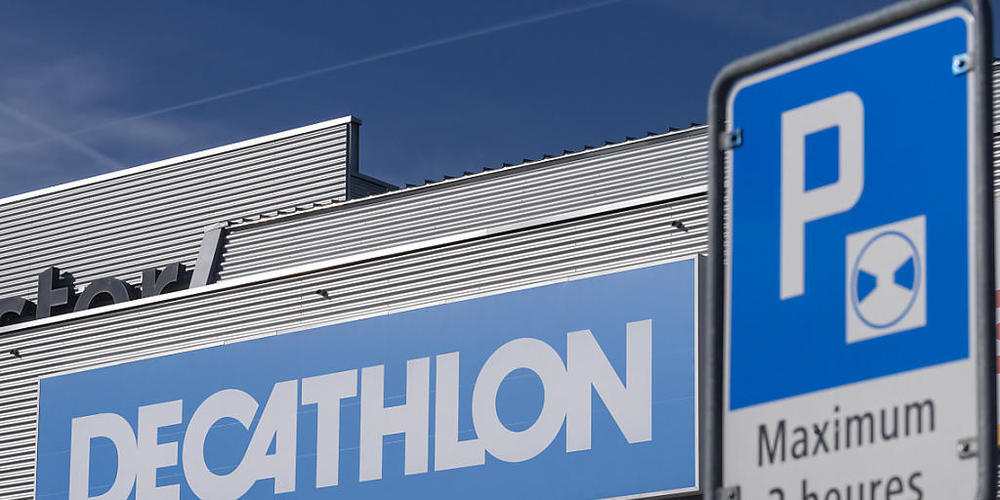 Ab April arbeiten die Warenhauskette Manor und der französische Sportartikelhersteller Decathlon zusammen.