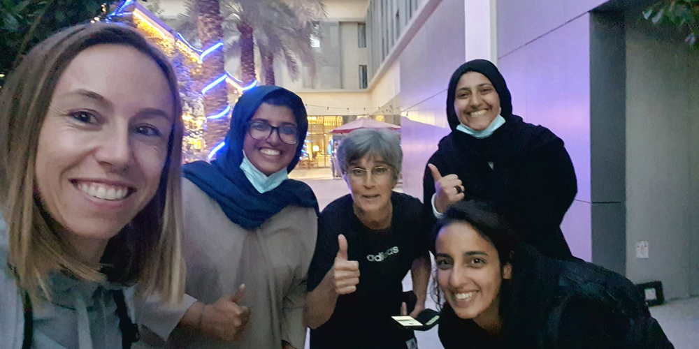 Sandra Kälin freut sich, das erste Frauenfussball-Team Saudi-Arabiens in den nächsten sechs Wochen als Co-Trainerin  unterstützen zu dürfen. 