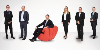Die neue Bankleitung, v. l.: Werner Ryser (Leiter Services), Silvan Räss (Leiter Privatkunden), Albert Waser (Leiter Vermögensberatung), Sara Gähler (Leiterin Kundenberatung), Christian Krauer (Vorsitzender der Bankleitung) und Andreas Meienhofer (Leiter Firmenkunden).
