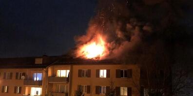 Im Dachgeschoss eines Mehrfamilienhauses in Märwil TG hat es am Sonntagabend gebrannt. Verletzt wurde niemand.
