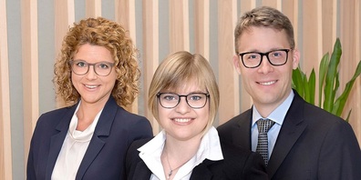 Fotomontage der drei beförderten Mitarbeitenden, welche aufgrund der Pandemie vermehrten Einsatz im Homeoffice pflegen: v.. l. Vanessa Niederer, Debora de Vries und Stefan Thür.