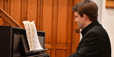 Im Bild: David Schmucki am Piano 