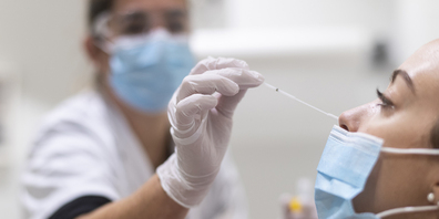 Die getesteten Personen erhalten das Resultat ihres PCR-Tests in der Regel innerhalb von 24 Stunden und allerhöchstens 48 Stunden.