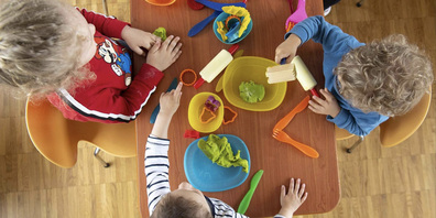 Die Verdoppelung des Beitrags an die familien- und schulergänzende Kinderbetreuung soll die Vereinbarkeit Beruf-Familie fördern. (Symbolbild)