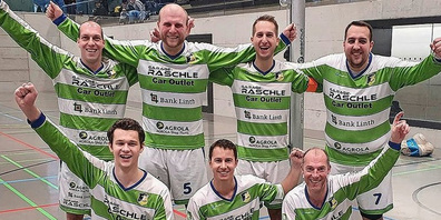 In den Top 25 der Schweiz angekommen: Das FBT Flums-Berschis mit Mario Castellucci, Fabian Marthy, Philipp Grüninger, Stefan Pfister (hinten von links), Janick Dort, Noah Gall und Spielertrainer Reto Castellucci holt erstmals eine Medaille in der 1. Liga.